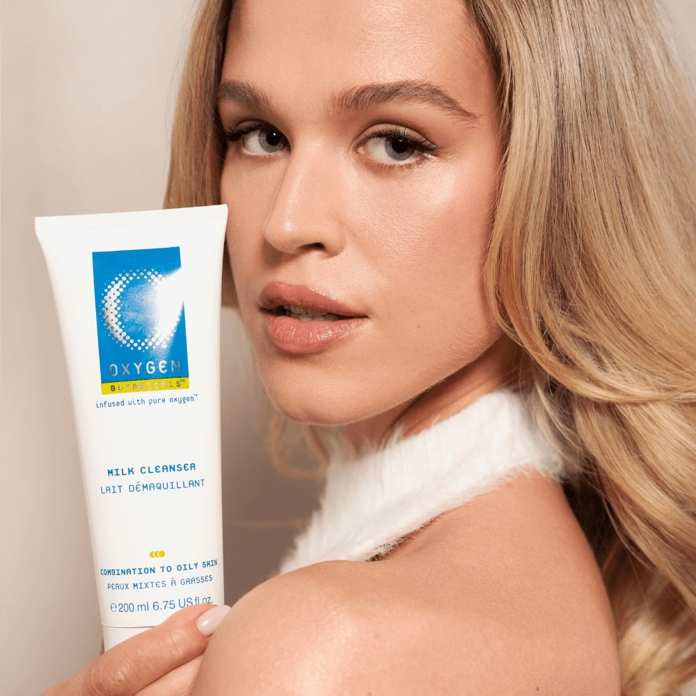 Nettoyant au lait (combinaison à la peau grasse)