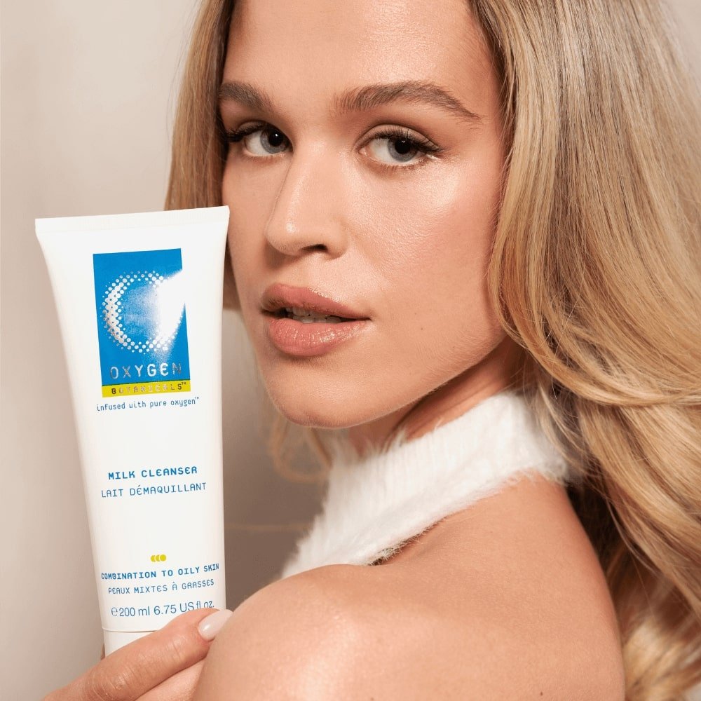 Nettoyant au lait (combinaison à la peau grasse)